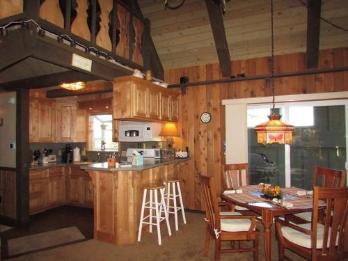 088 Rockspray Chalet Cabin