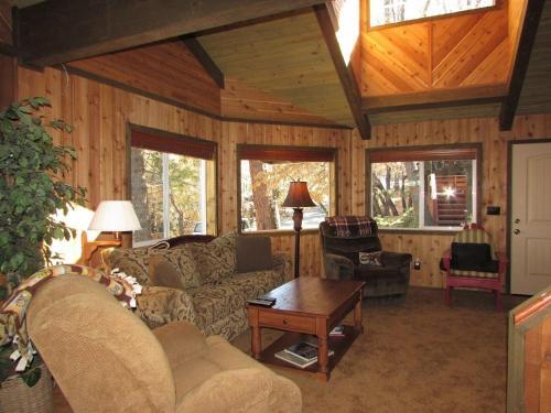 088 Rockspray Chalet Cabin