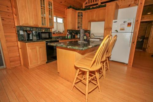 1757 - Ridenour Retreat Cabin
