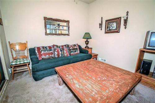 Jus 'restin "pub-crawl" Cabin