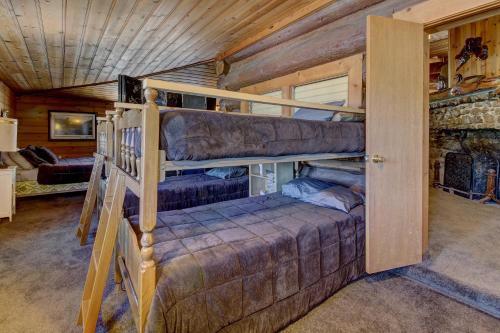Pineknott Rustic Retreat