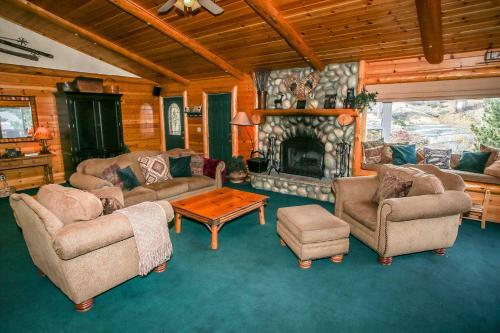 Alpine Lodge Downtown Log Home