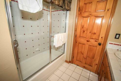 Four Happy Bears Estate Upscale Premium Retreat