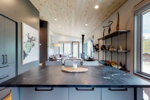 Lake Cabin 9