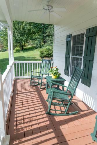 Jarrett Creek Cottage