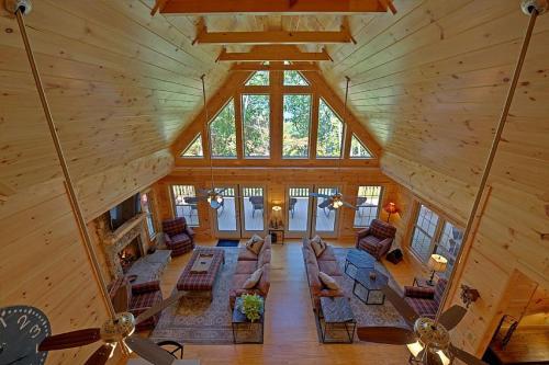 High Top Mountain Lodge Cabin
