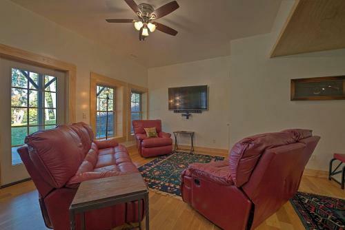 High Top Mountain Lodge Cabin