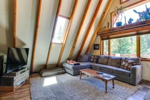 Blue River Cabin In The Woods