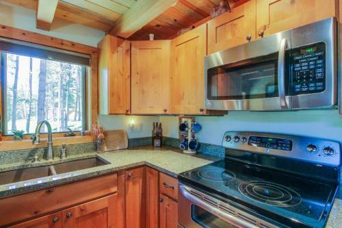 Blue River Cabin In The Woods