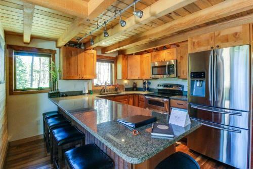 Blue River Cabin In The Woods