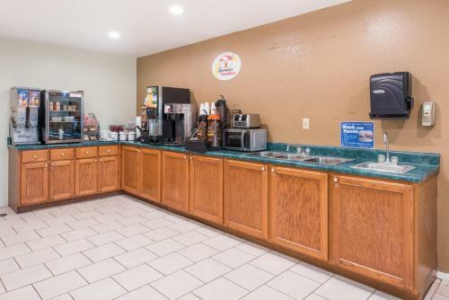 Hotel Super 8 Motel - Farmington
