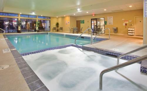 Hotel Holiday Inn Express Germantown (nw Milwaukee)