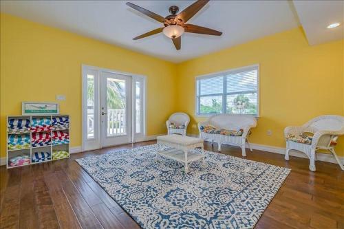 Homes-200 Seabreeze