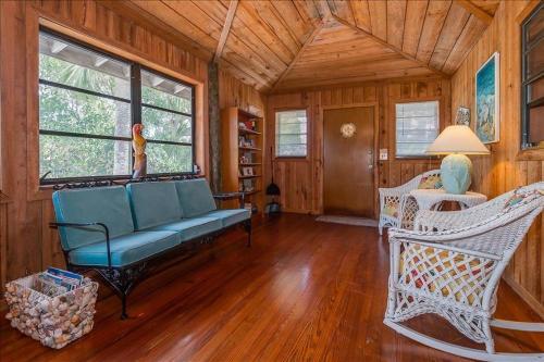 Homes- 210 Wheeler