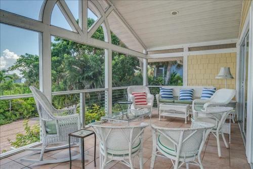 Homes-293 Harbor Drive
