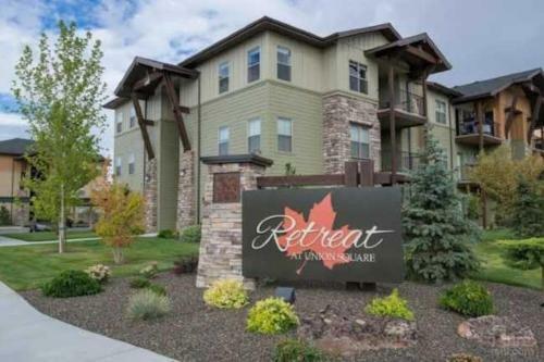Retreat At Union Square Apartments