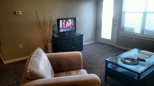 Retreat At Union Square Apartments