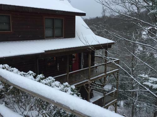 Bearfoot Hideaway