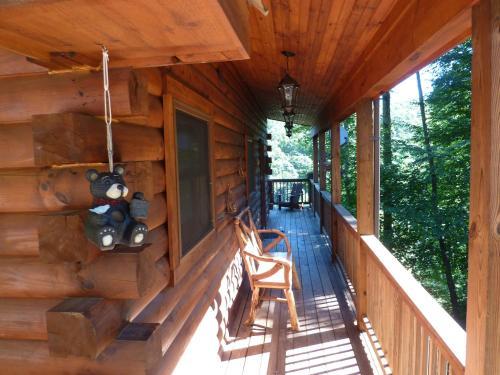 Bearfoot Hideaway