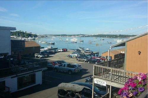 Posada Cap'n Fish's Waterfront Inn