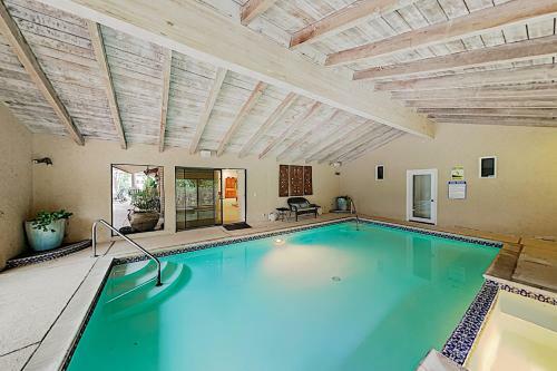 Salomon's Paradise: Desert Home