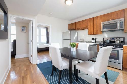 Three-bedroom, One-bath Apartment In North End