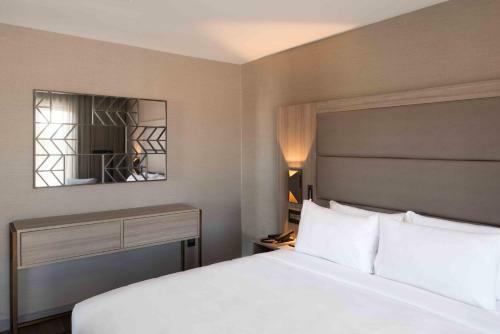AC Hotel By Marriott Boston Cleveland Circle