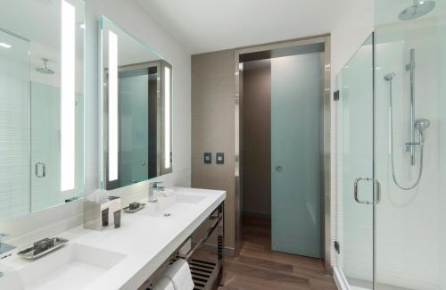 AC Hotel By Marriott Boston Cleveland Circle