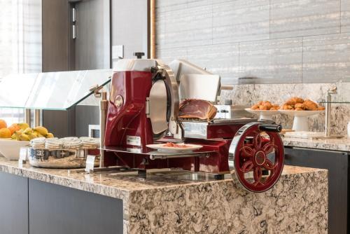 AC Hotel By Marriott Boston Cleveland Circle