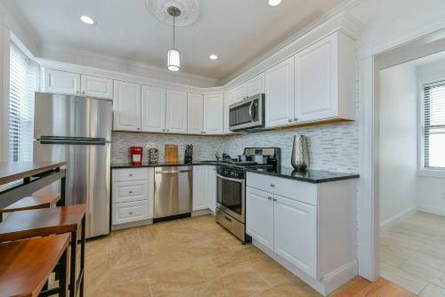 Apartamento Two-bedroom, One-bath In North End