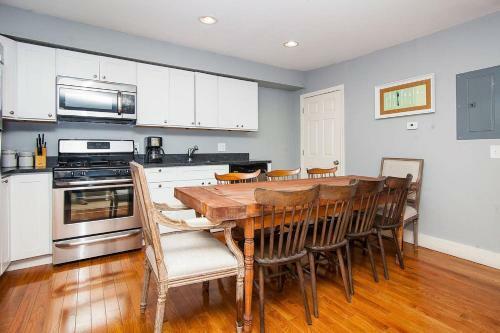 Apartamento Stayloom's Spacious, Stylish Destination | Near T