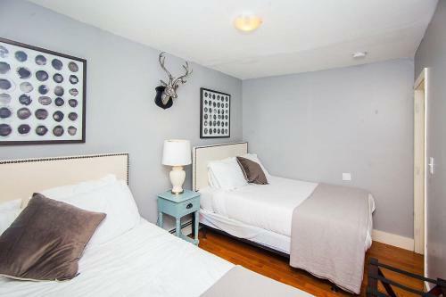 Apartamento Stayloom's Spacious, Stylish Destination | Near T