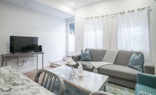 Apartamento South End Sowa 2brm W/ Gorgeous Patio