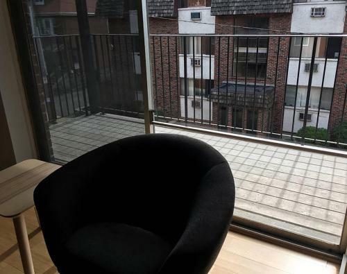 Apartamento Modern, Spacious, Two Bedroom With Balcony!