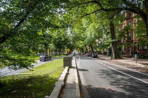 Stylish Brownstone Back Bay Apartments