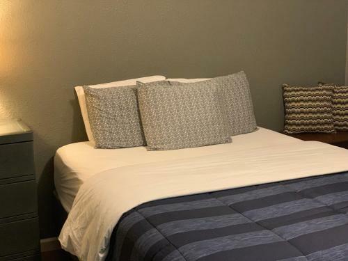 Jackson Apartments Unit B