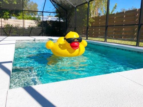 Beach Break With Heated Pool (sleeps 18)