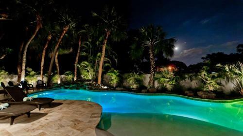 Tropical Oasis - Three Bedroom Home