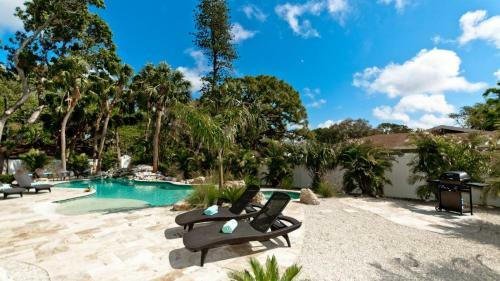 Tropical Oasis - Three Bedroom Home