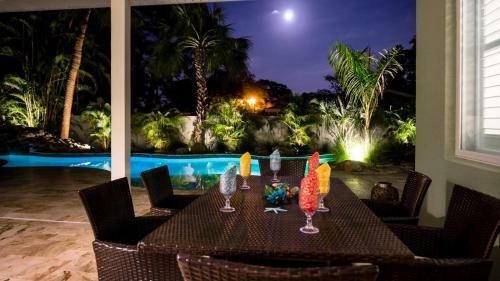 Tropical Oasis - Three Bedroom Home