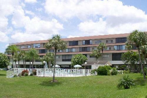 Waterway Two Bedroom Apartment, Unit 211