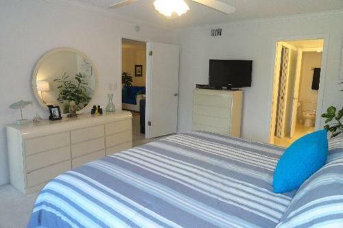 Waterway Two Bedroom Apartment, Unit 211