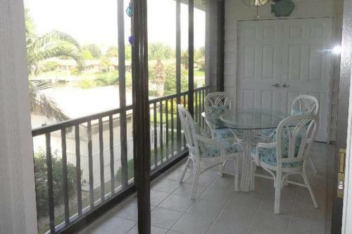 Waterway Two Bedroom Apartment, Unit 211