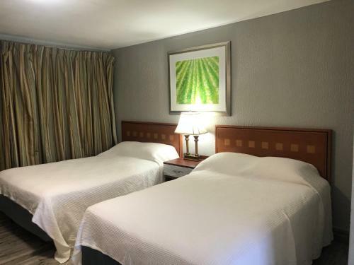 Hotel Bay Breeze Inn