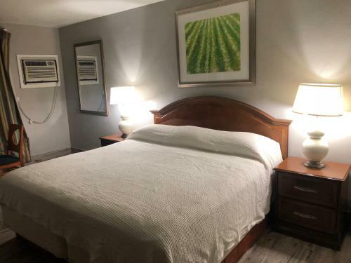 Hotel Bay Breeze Inn
