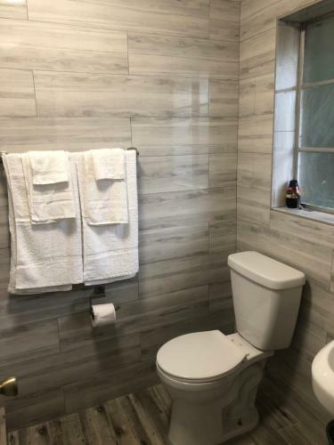 Hotel Bay Breeze Inn
