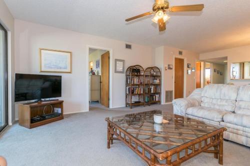 Waterway Two Bedroom Apartment, Unit 327