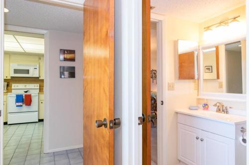 Waterway Two Bedroom Apartment, Unit 327