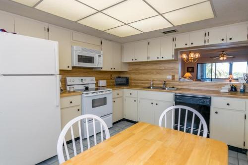 Waterway Two Bedroom Apartment, Unit 327