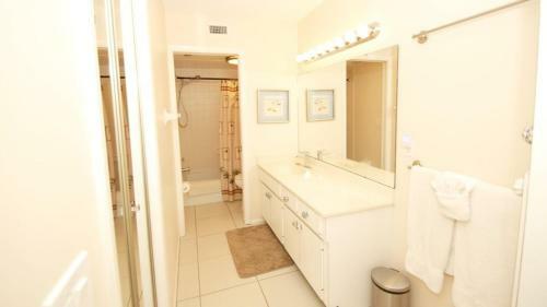 Apartamento Bay Drive Two-bedroom Condo Unit D